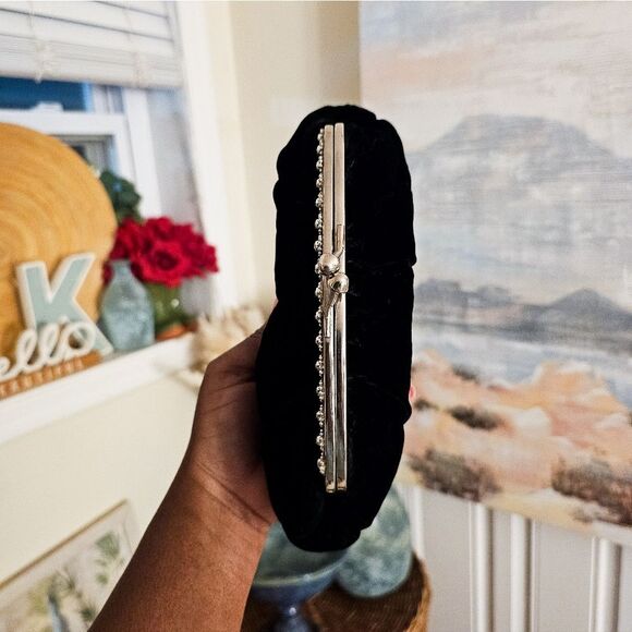 VTG Black Velvet Cocktail Clutch | Rhinestone Trim & Kiss Lock Closure - Picture 8 of 15